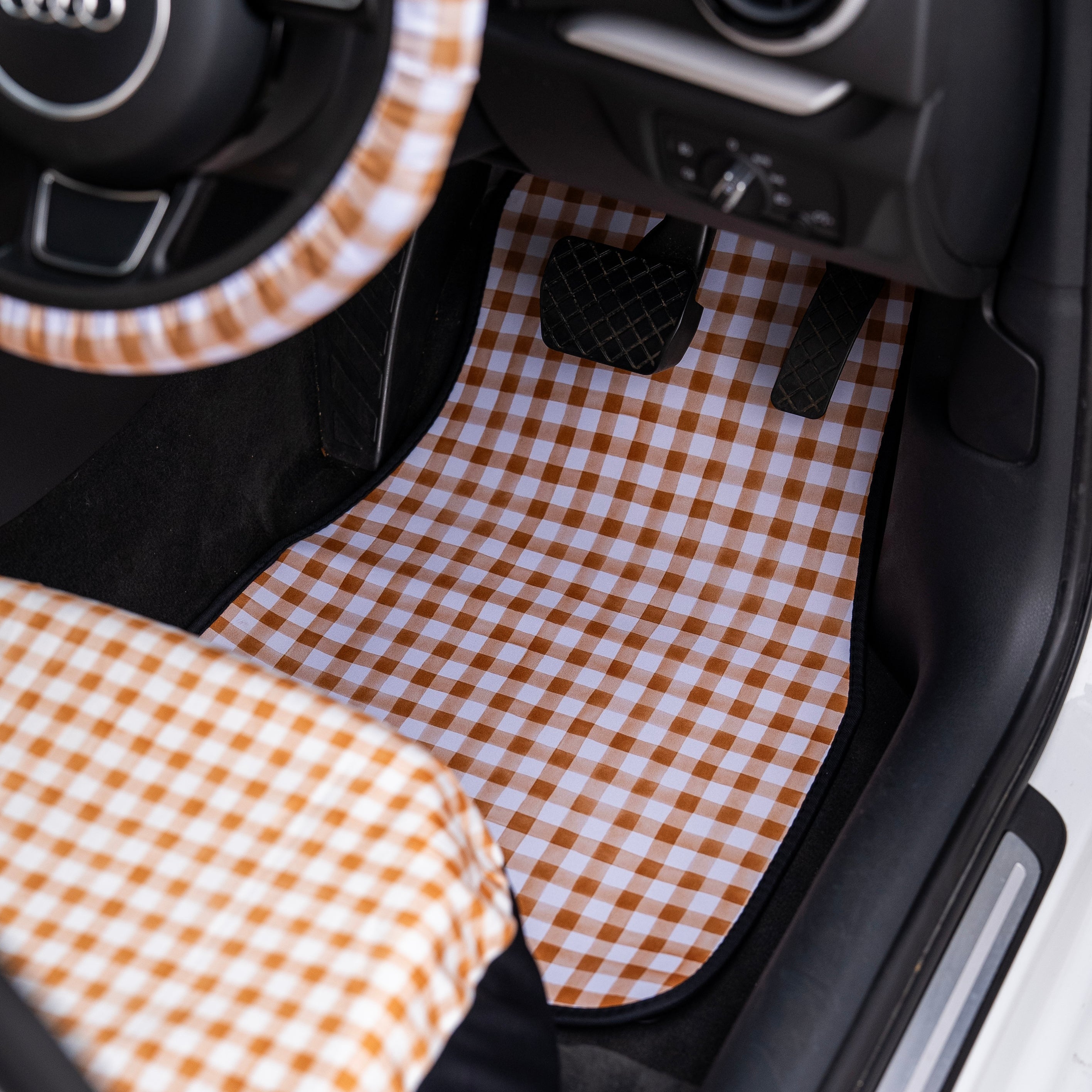 Gingham Floor Mat Set